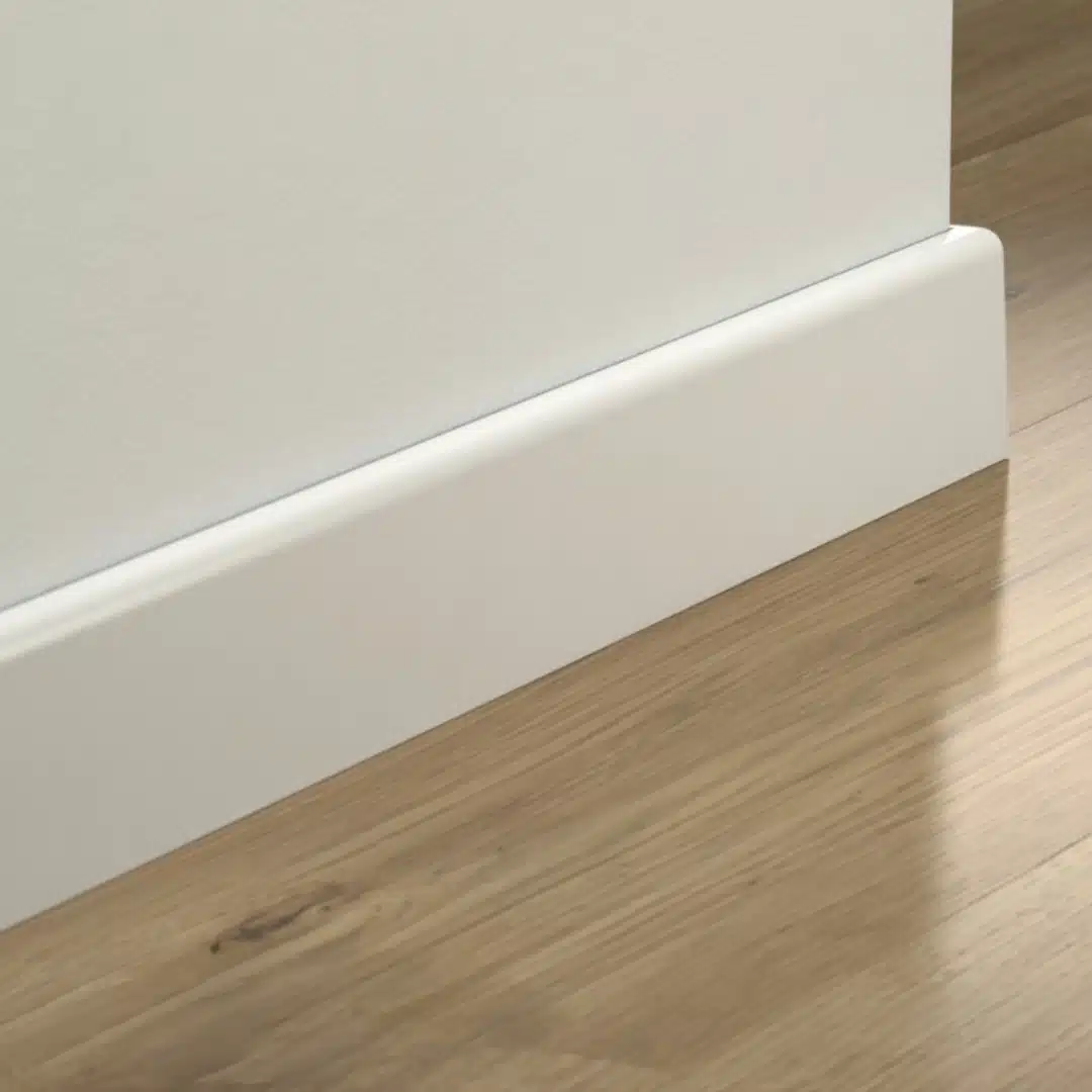 straight wallbase white Pergo Straight Wallbase White 7mm - Image 1